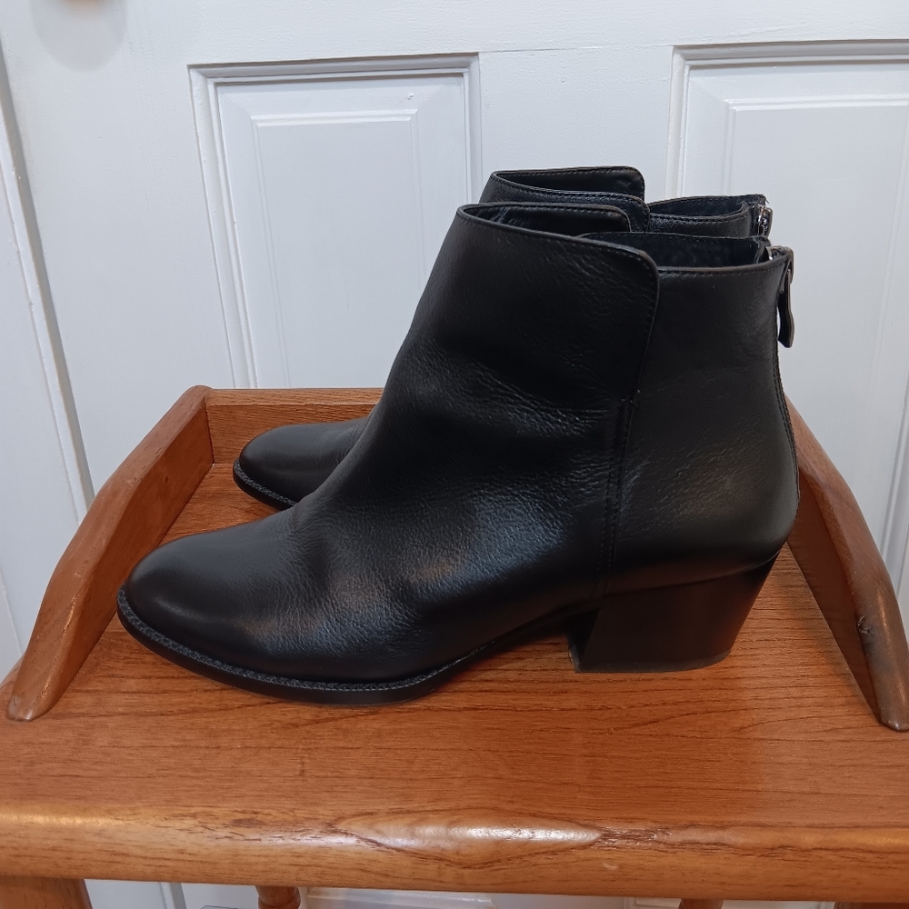 boots - Picture 3 of 5
